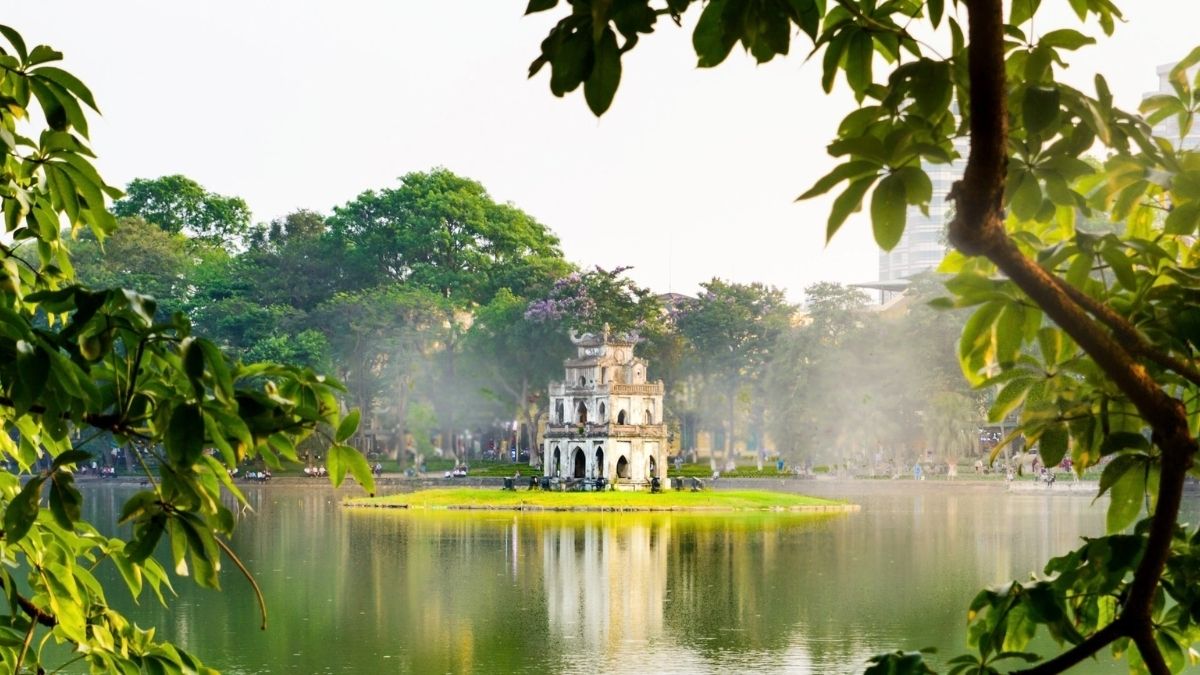 Hoan Kiem Lake: The serene heart of Hanoi, perfect for a peaceful stroll Hoan Kiem Lake: The serene heart of Hanoi, perfect for a peaceful stroll