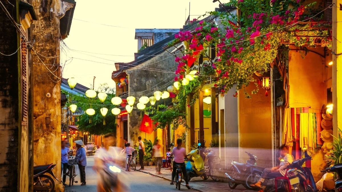 Hoi An's Ancient Town comes alive at night with colourful, glowing lanterns Hoi An's Ancient Town comes alive at night with colourful, glowing lanterns