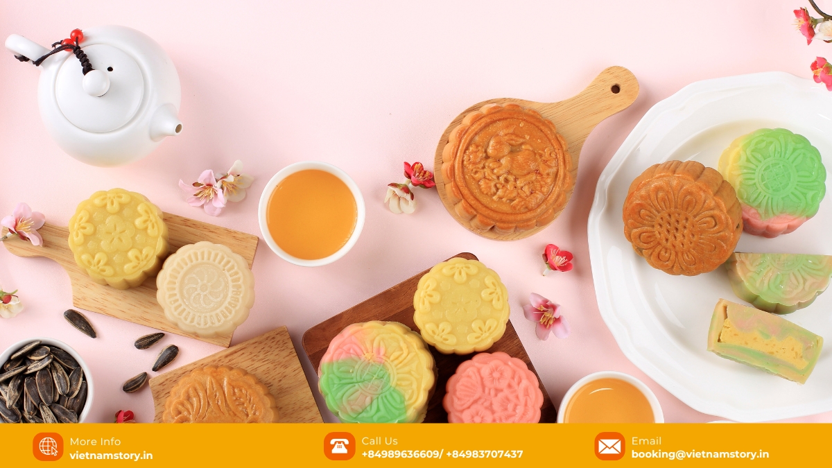 Mooncakes are best enjoyed with a hot cup of green tea. 