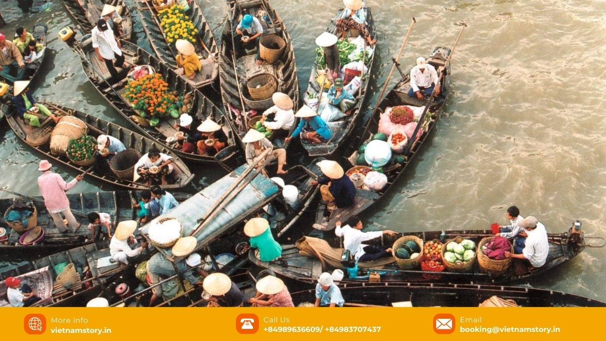 Cai Be floating market offers a delightful shopping experience for tourists. 