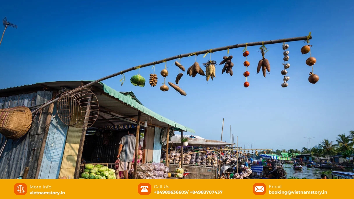 Located in the town of the same name, Nga Nam floating market in Soc Trang province stands apart from the noise, traffic, and urban malls.