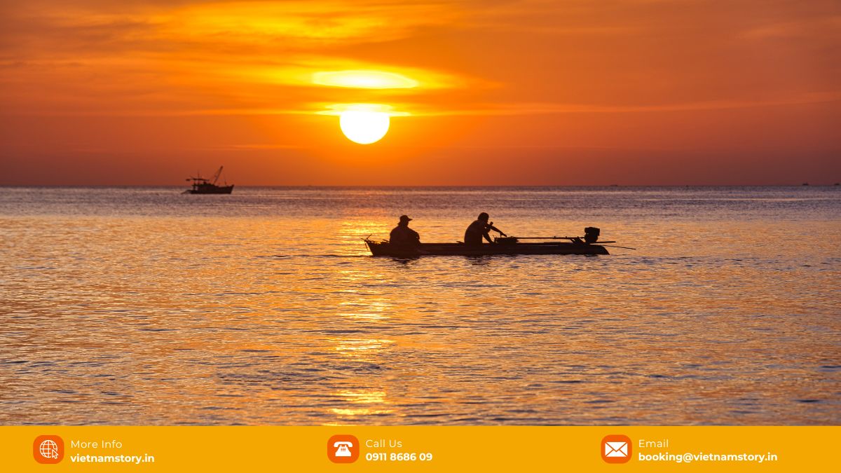 A local's guide: Finding the most beautiful and best sunset spots in Phu Quoc 7 Sunset from the sea