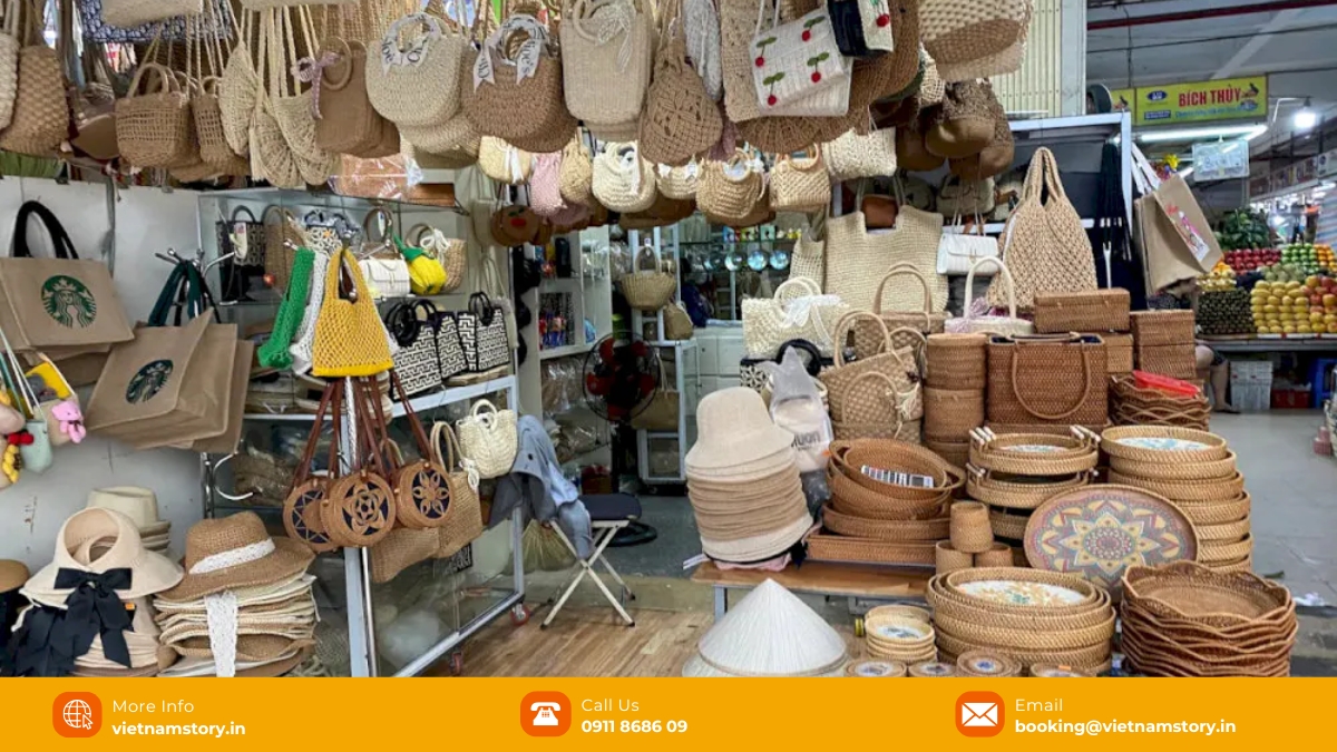 The heartbeat of Da Nang: A guide to the sights, sounds and flavours of Han Market for Indian travellers 4 Exquisite handicrafts made from sedge and rattan in Han Market Da Nang