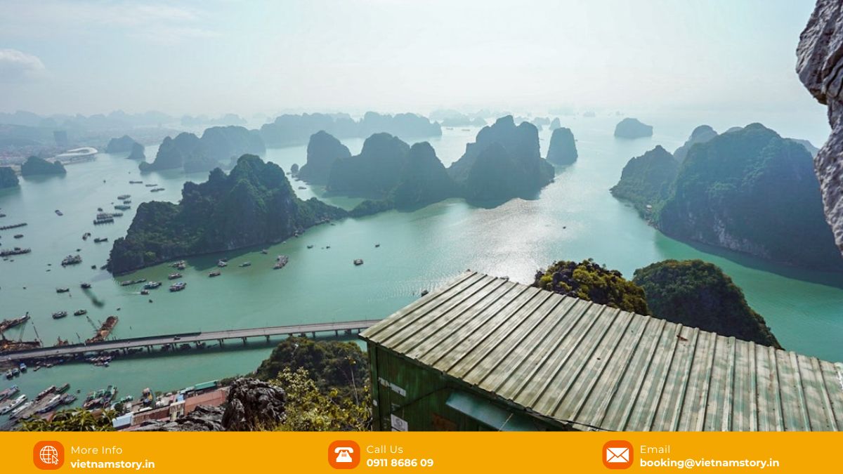Poem Mountain Ha Long: The ultimate Ha Long Bay viewpoint 4 A panoramic view of Ha Long Bay from Poem Mountain