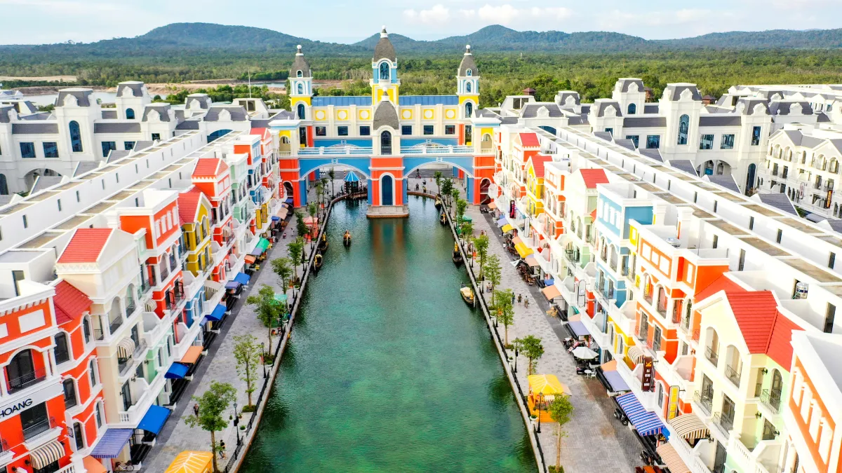 Higher-comfort hotel and travel experience in Vietnam
