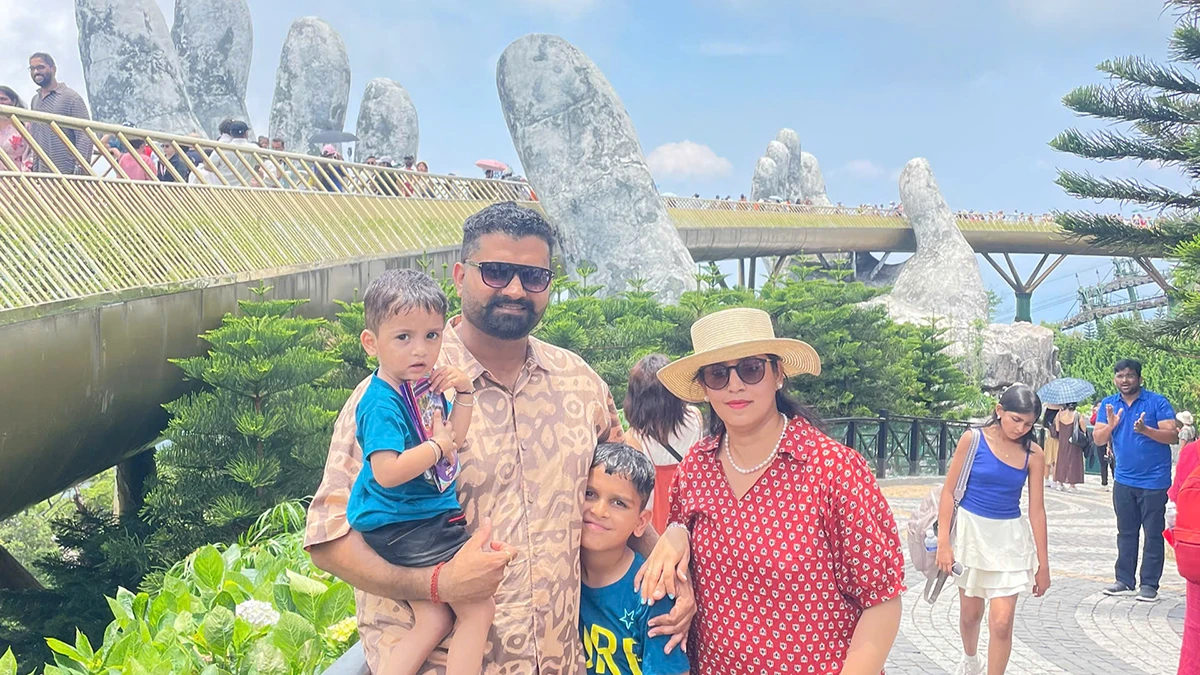 Family enjoying a Vietnam tour together