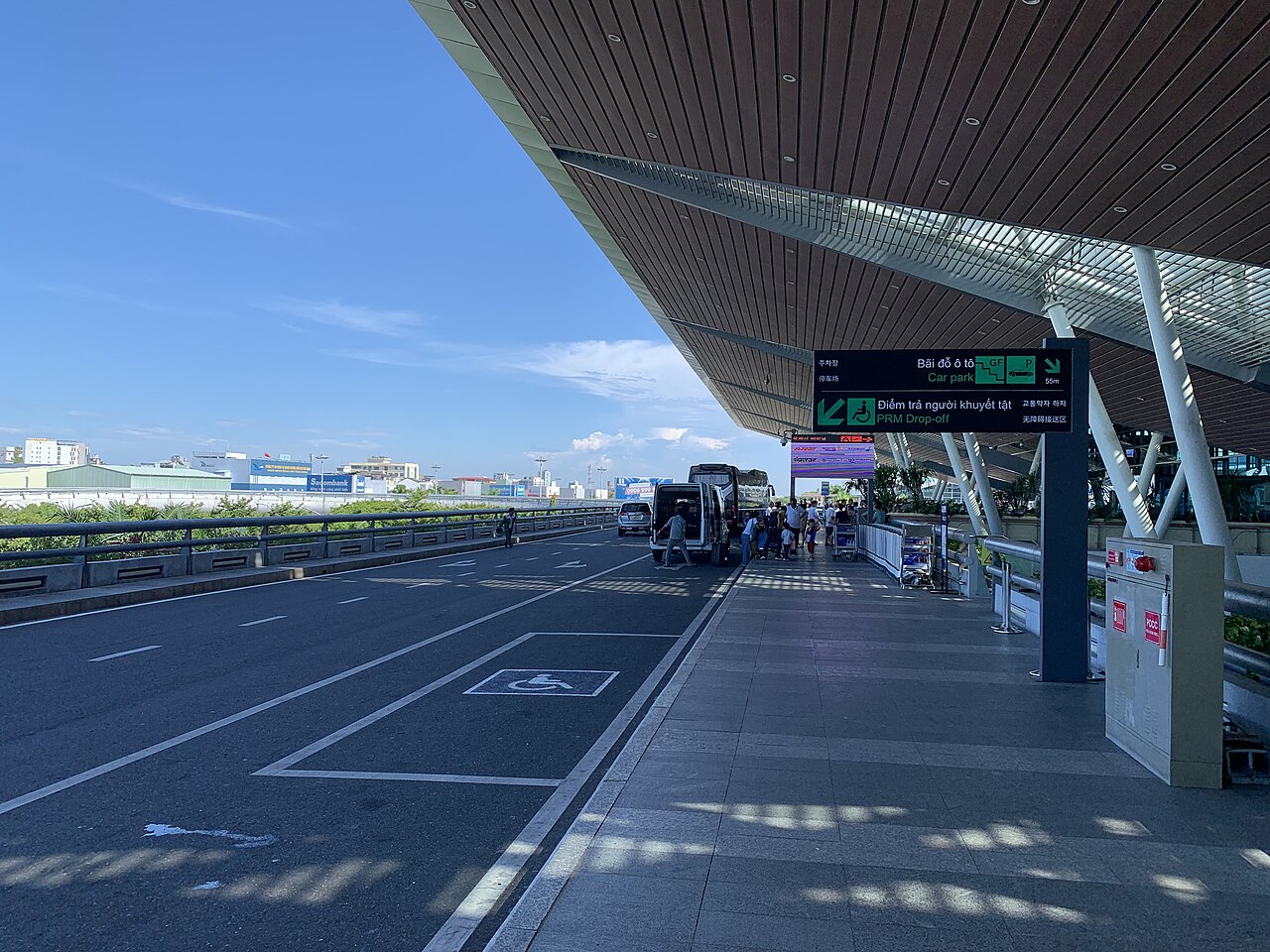 Da Nang International Airport terminal, illustrating the real transfer time between North and Central Vietnam